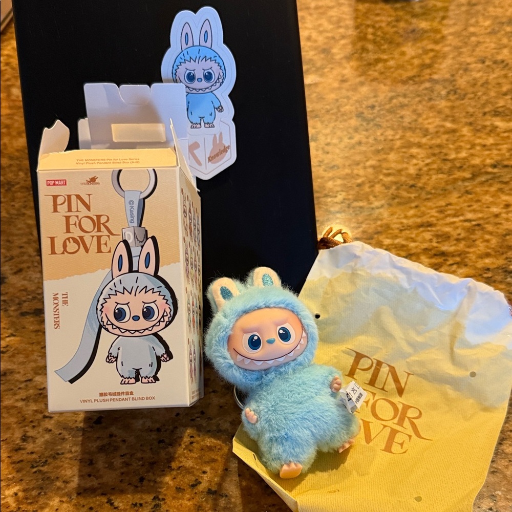 Labubu pin for love letter K